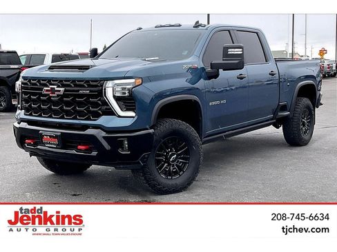 Used 2024 Chevrolet Silverado 2500 ZR2 w/ Technology Package image 1
