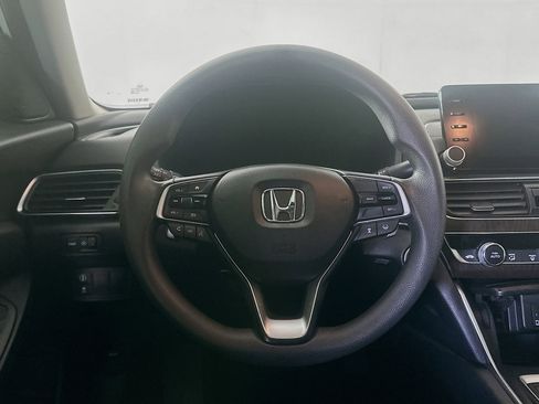 Used 2018 Honda Accord EX image 18