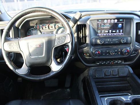 Used 2018 GMC Sierra 2500 SLT w/ All Terrain HD Package image 10