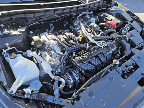 Used 2025 Nissan Altima 2.5 SR image 17