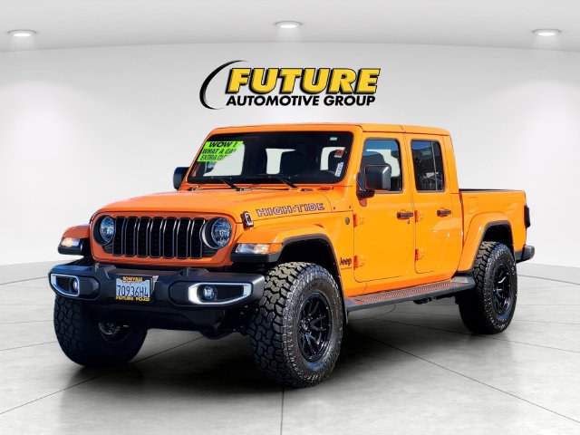 Used 2025 Jeep Gladiator Sport AWD/4WD image 8