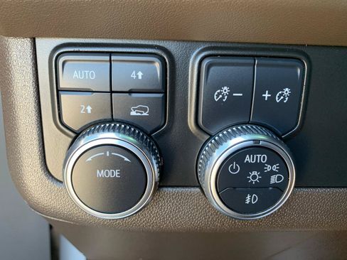 Used 2021 GMC Yukon XL SLT w/ SLT Premium Package AWD/4WD image 38