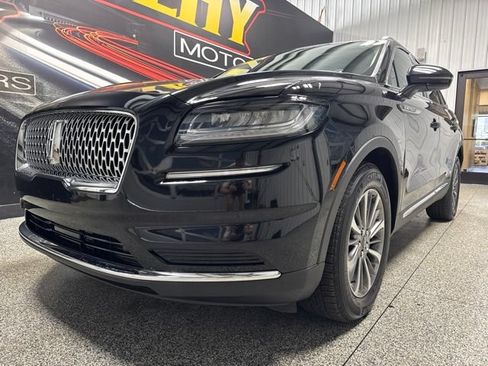 Used 2023 Lincoln Nautilus AWD w/ Premium Package image 2