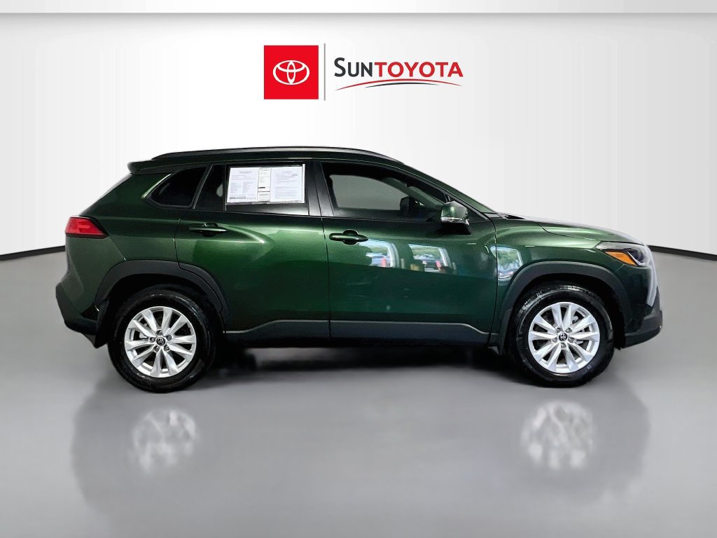 Used 2024 Toyota Corolla Cross LE FWD image 2