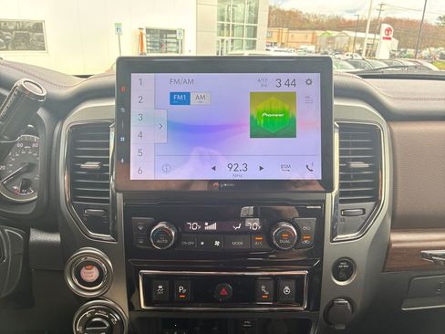 Used 2017 Nissan Titan Platinum Reserve image 21