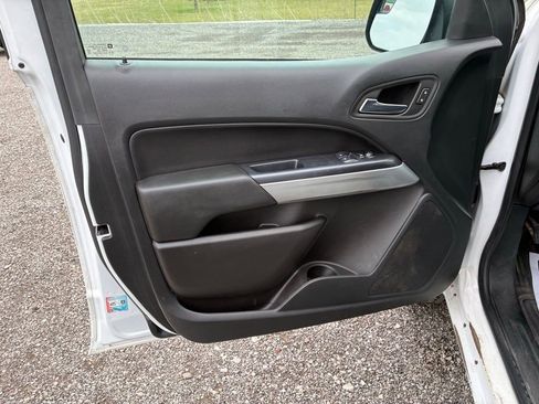 Used 2022 Chevrolet Colorado LT w/ Fleet Safety Package image 13