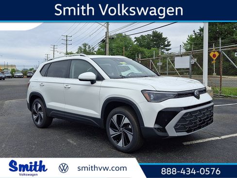 New 2026 Volkswagen Taos SE AWD/4WD image 1