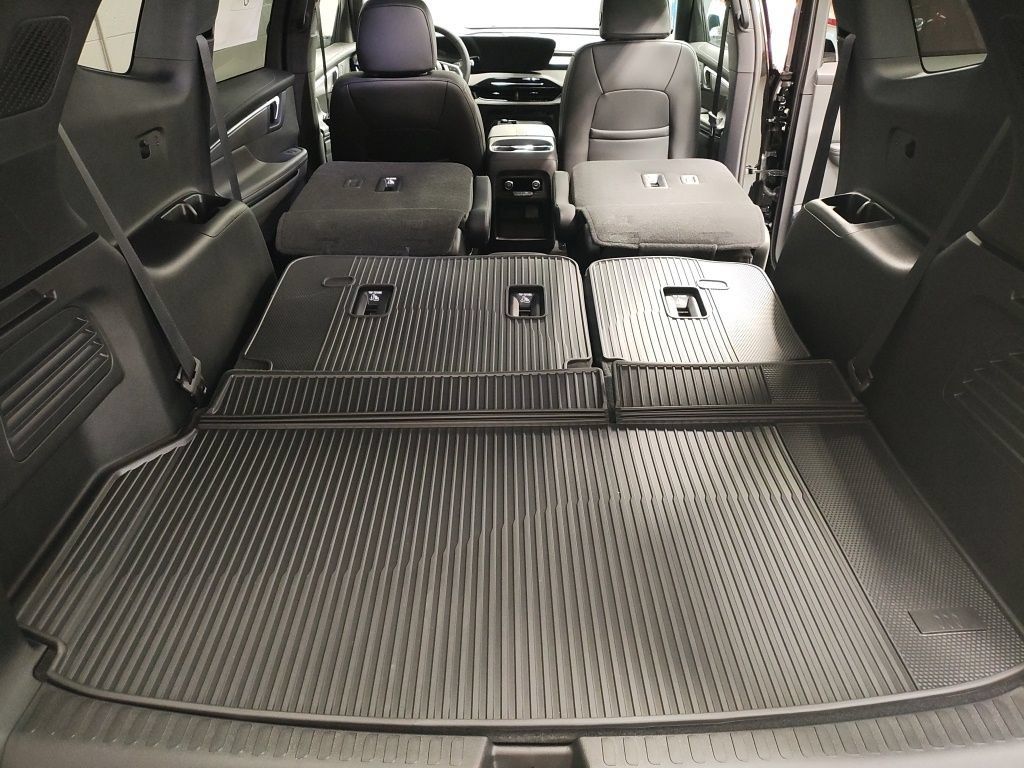 New 2026 Buick Enclave Preferred w/ Power Package FWD image 16
