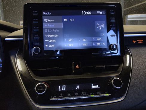 Used 2022 Toyota Corolla LE FWD image 25