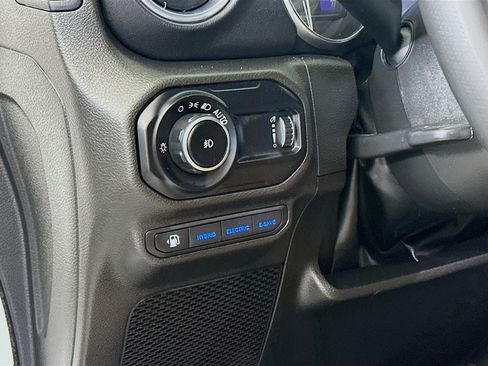 Used 2023 Jeep Wrangler Sahara w/ Cold Weather Group image 16