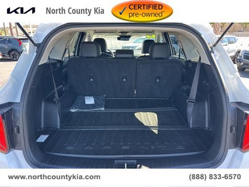 Certified 2025 Kia Sorento S image 18