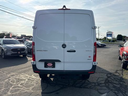 Used 2024 Mercedes-Benz Sprinter 2500 image 6
