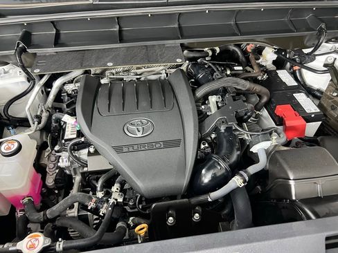 Used 2024 Toyota Highlander XSE image 40