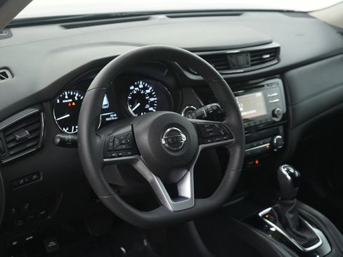 Used 2017 Nissan Rogue SV w/ Midnight Edition Package image 20