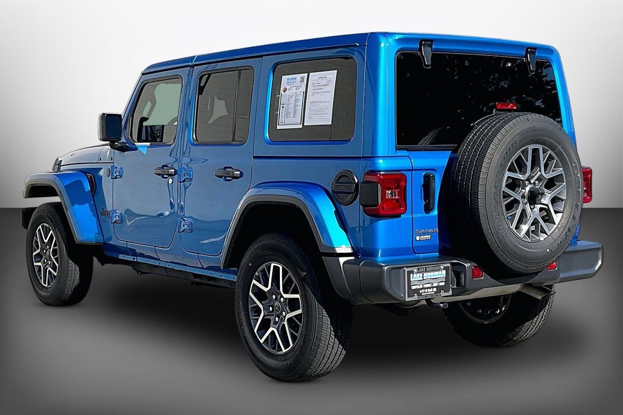 Certified 2025 Jeep Wrangler Unlimited Sahara AWD/4WD image 6