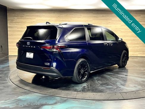 Used 2023 Toyota Sienna Limited AWD/4WD image 16