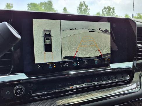 Used 2025 Chevrolet Silverado 2500 ZR2 image 32