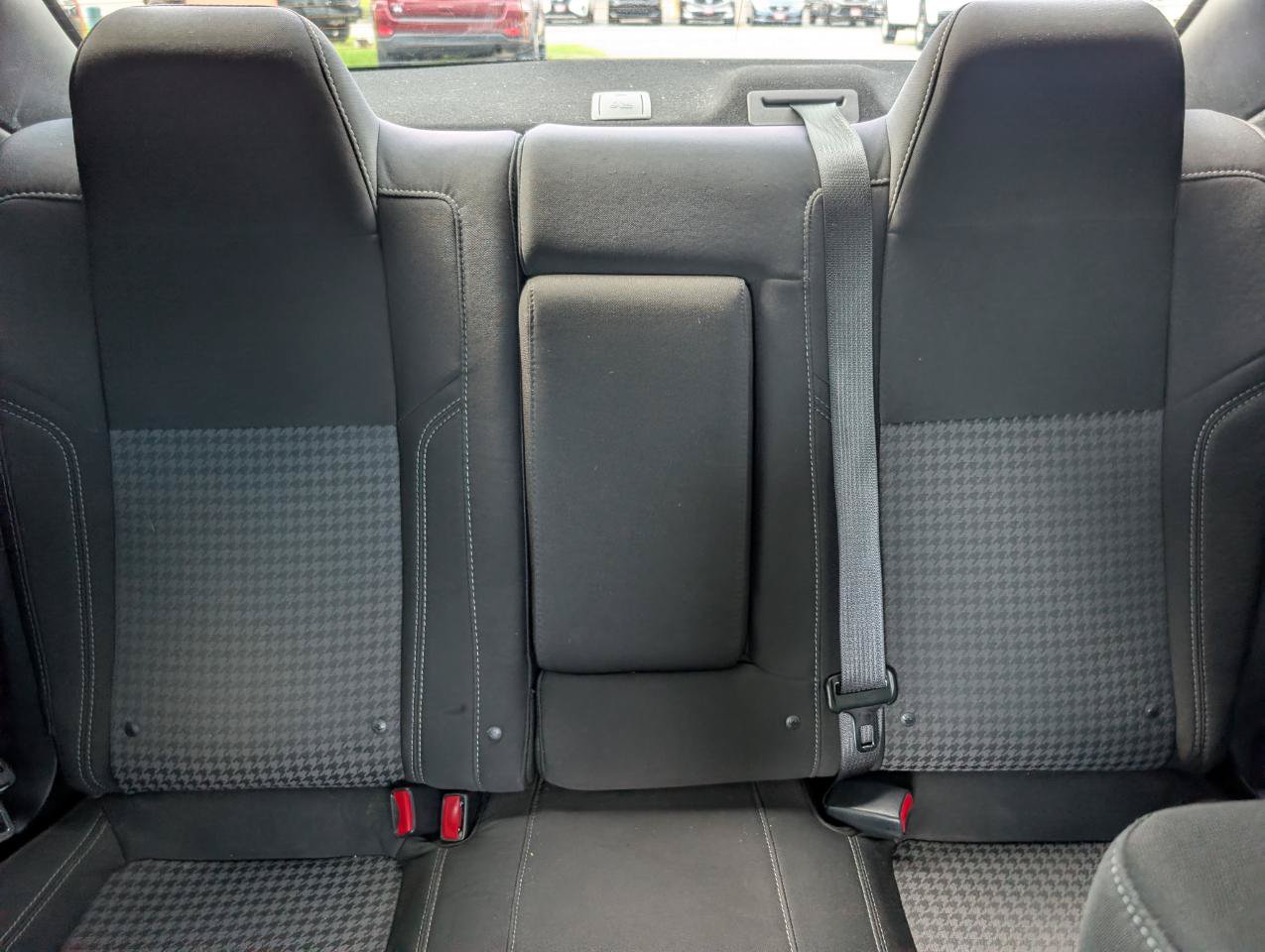 Used 2016 Dodge Challenger SXT RWD image 34