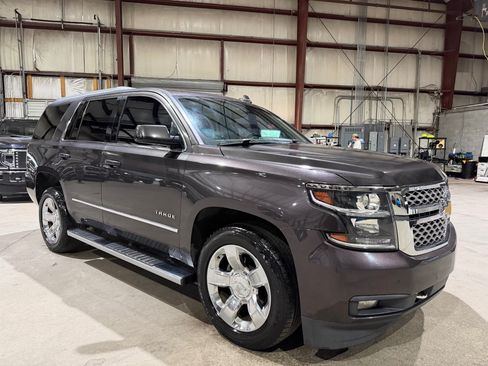 Used 2018 Chevrolet Tahoe LT w/ LT Signature Package RWD image 2