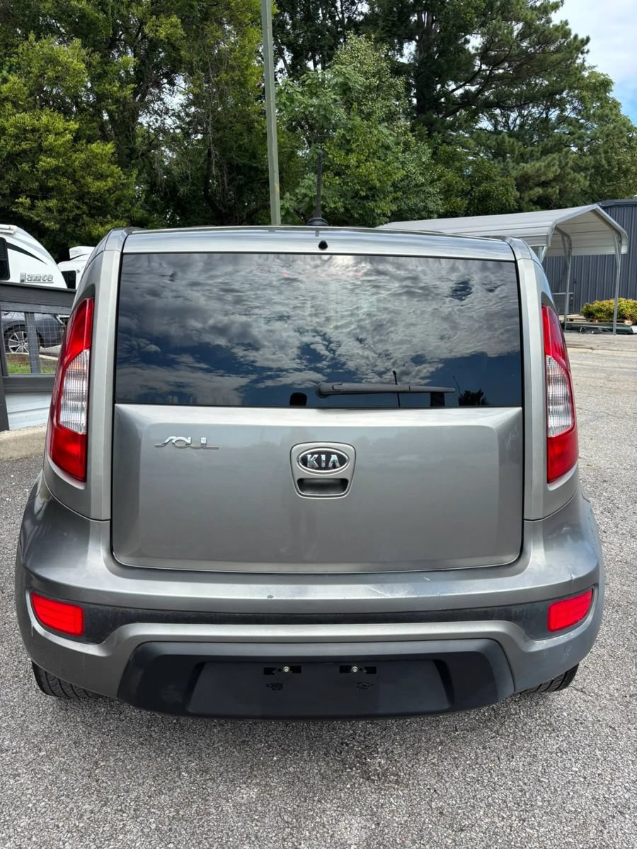 Used 2012 Kia Soul + FWD image 4