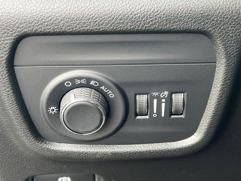 New 2026 Jeep Grand Cherokee Altitude image 16