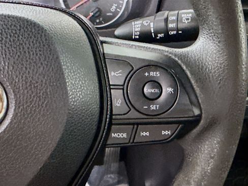 Used 2021 Toyota RAV4 XLE FWD image 15