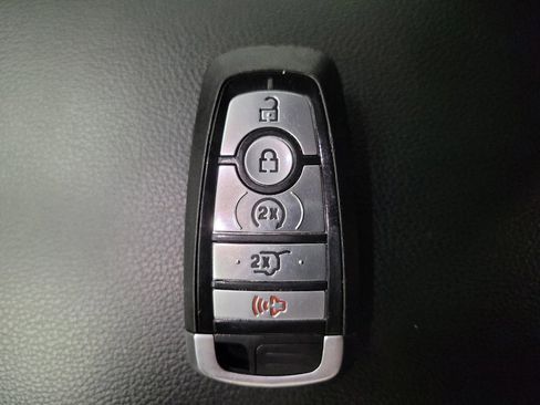 Used 2020 Ford Fusion Energi Titanium FWD image 32