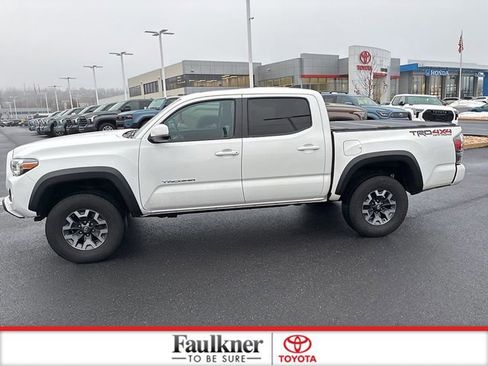 Certified 2020 Toyota Tacoma TRD Off-Road w/ TRD Premium Off Road Package image 16