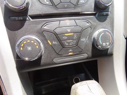 Used 2014 Ford Fusion SE FWD image 22