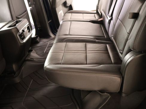 Used 2022 Chevrolet Silverado 1500 High Country w/ High Country Premium Package AWD/4WD image 13