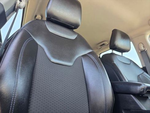 Certified 2022 Jeep Compass Latitude FWD image 24