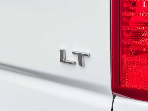 Used 2025 Chevrolet Silverado 2500 LT w/ Convenience Package image 10