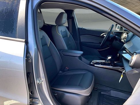 New 2026 Chevrolet Trax ACTIV w/ Sunroof Package image 12