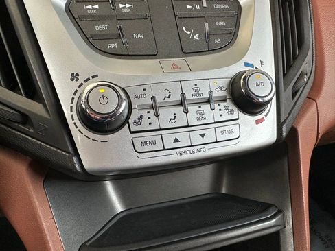 Used 2017 Chevrolet Equinox Premier w/ Enhanced Convenience Package image 26