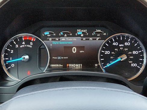 Used 2019 Ford F350 Lariat w/ Lariat Value Package AWD/4WD image 9