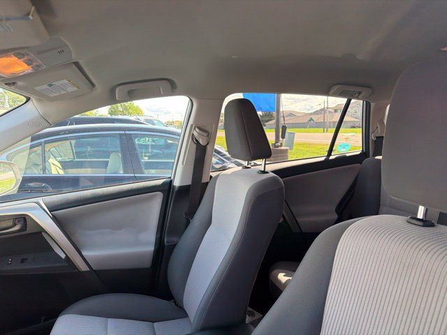 Used 2015 Toyota RAV4 LE AWD/4WD image 6