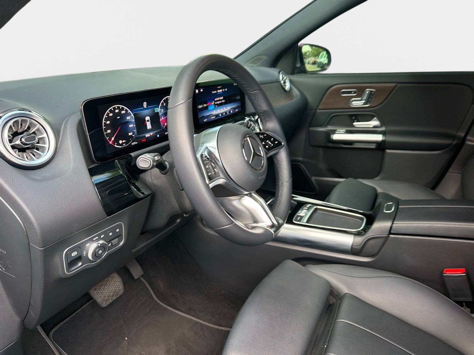 Certified 2025 Mercedes-Benz GLA 250 image 18