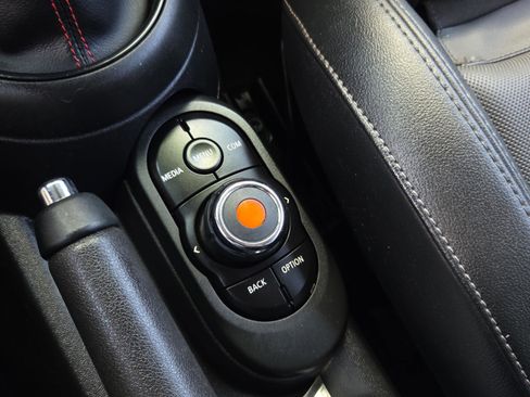 Used 2020 MINI Cooper S image 24