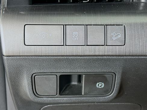 Used 2024 Hyundai Kona SEL AWD/4WD image 17