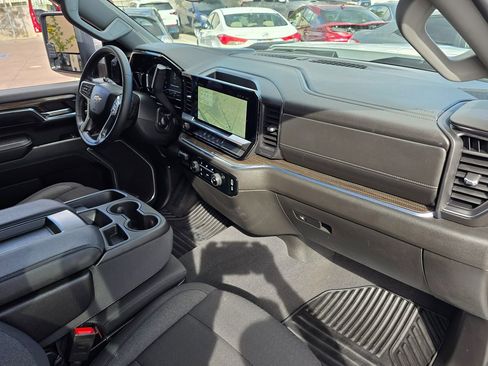 Used 2024 Chevrolet Silverado 3500 LT image 15