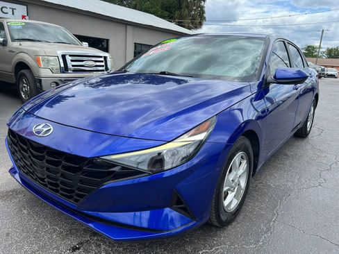 Used 2023 Hyundai Elantra SE FWD image 2