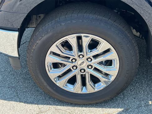 New 2025 Ford F150 Lariat w/ Equipment Group 501A Mid image 9