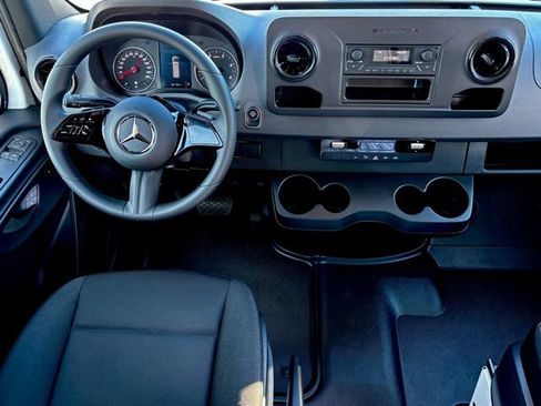 Used 2026 Mercedes-Benz Sprinter 2500 image 22