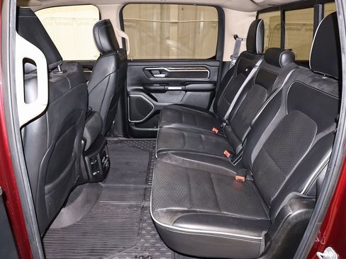 Used 2019 RAM 1500 Laramie image 17