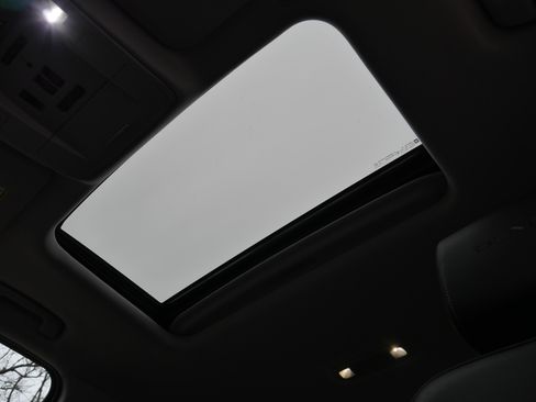 Used 2018 GMC Sierra 1500 Denali image 5