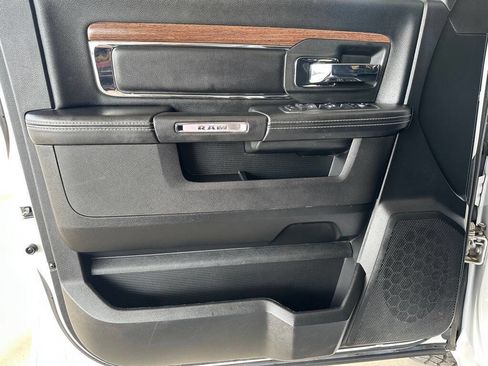 Used 2018 RAM 1500 Laramie image 9