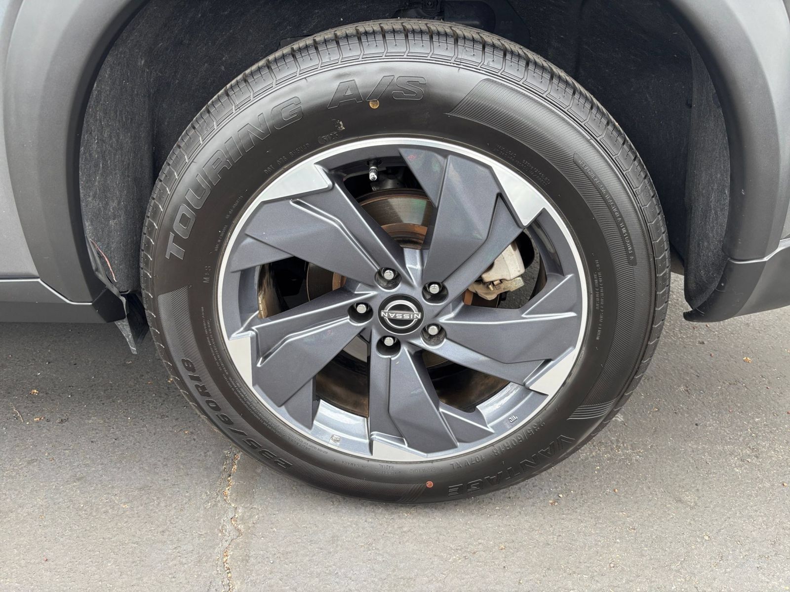 Used 2025 Nissan Rogue SV FWD image 31