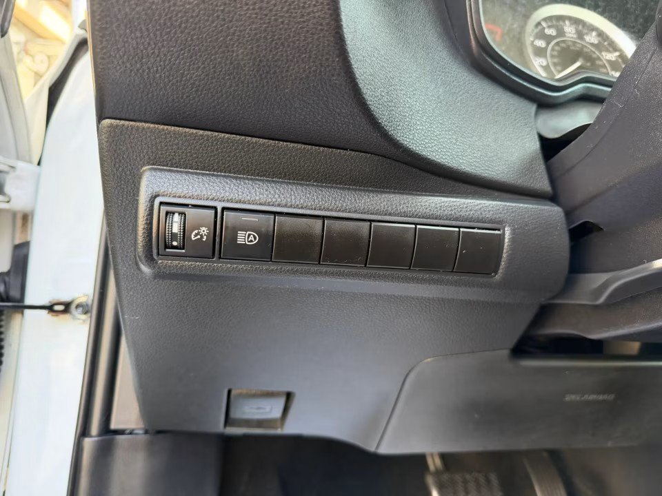 Used 2022 Toyota Corolla LE FWD image 24