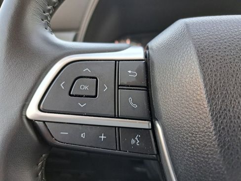 Used 2024 Toyota Highlander LE image 14