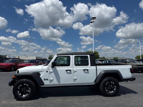 Used 2025 Jeep Gladiator Sport AWD/4WD image 6